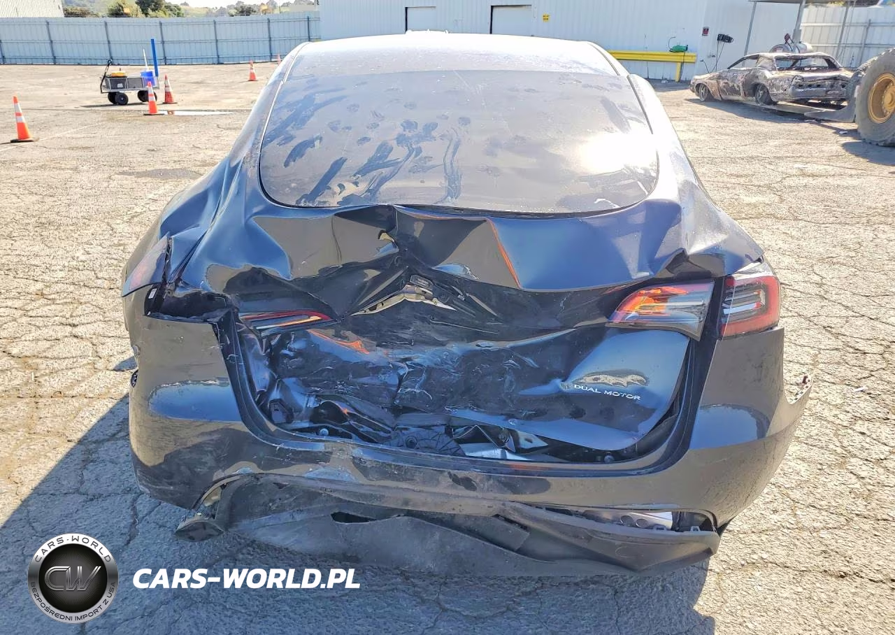 2025 Tesla Model Y VIN:7SAYGDEE1SF281758 - 6