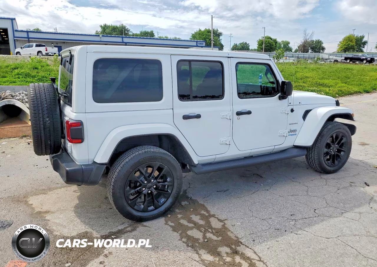 2021 Jeep Wrangler Unlimited Sahara 4Xe VIN:1C4JJXP61MW857211 - 3