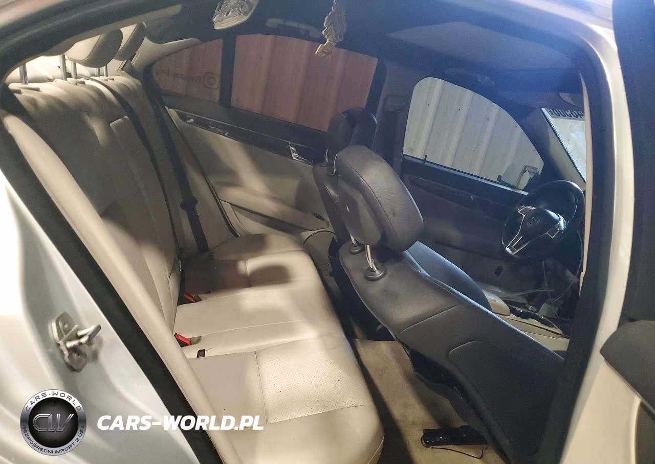 2010 Mercedes-Benz C 300 4Matic VIN:WDDGF8BBXAF448714 - 10