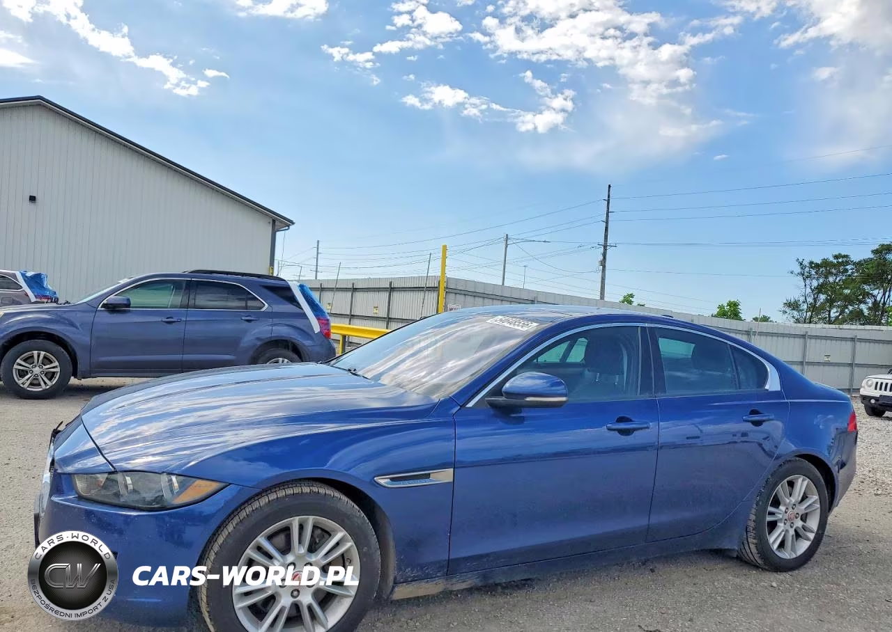 2017 Jaguar Xe Premium