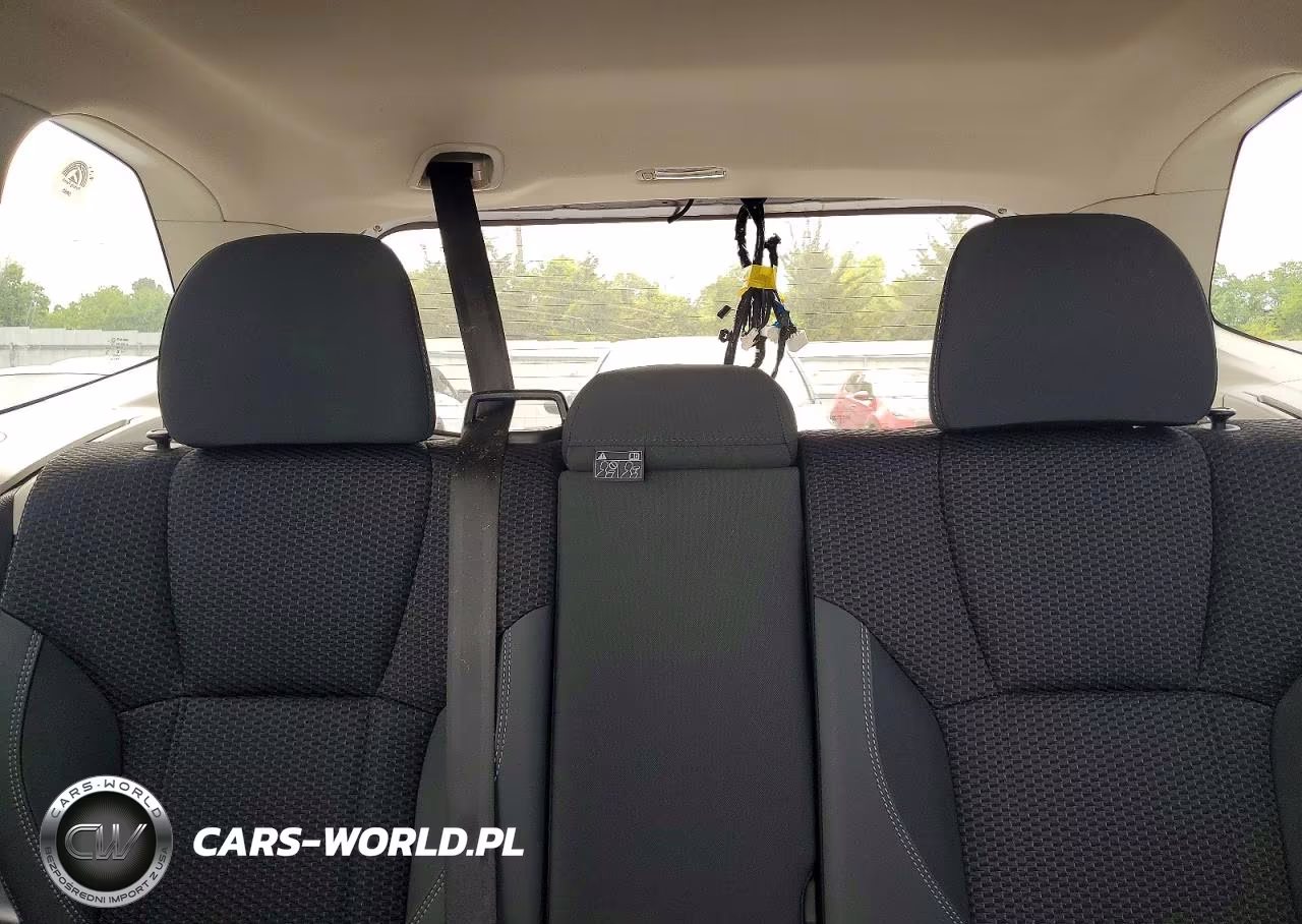 2020 Subaru Forester Premium VIN:JF2SKAJCXLH480699 - 10