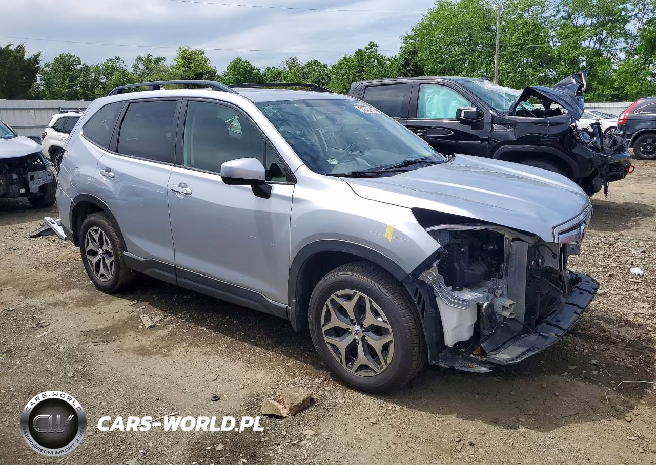 2020 Subaru Forester Premium VIN:JF2SKAJCXLH480699 - 4
