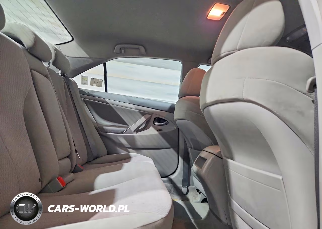 2010 Toyota Camry Le VIN:4T4BF3EKXAR050189 - 10