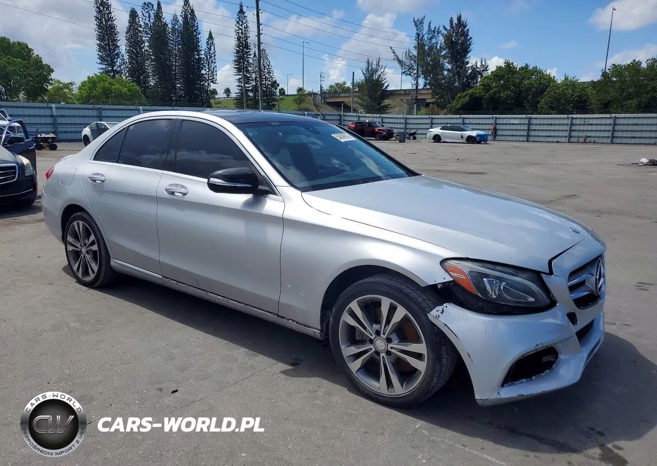 2016 Mercedes-Benz C 300 4Matic VIN:55SWF4KB8GU172432 - 4