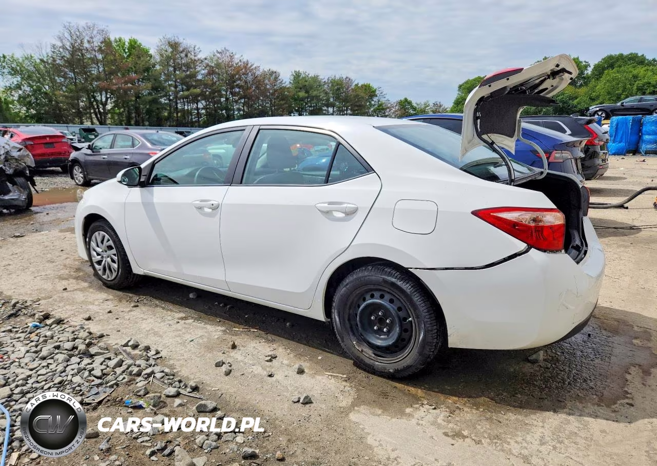 2018 Toyota Corolla Le VIN:2T1BURHE5JC069274 - 2
