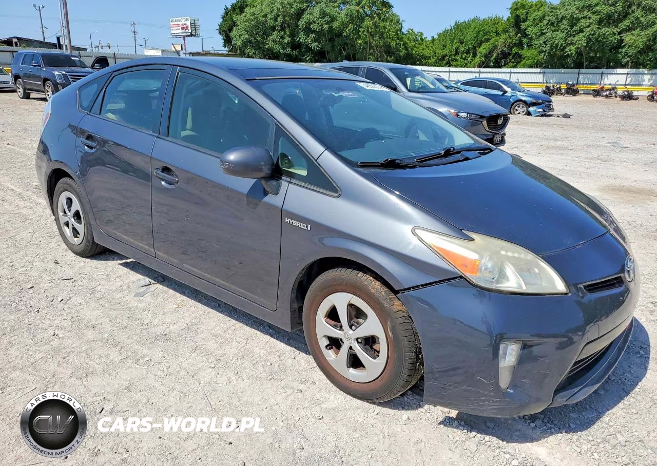 2013 Toyota Prius Three VIN:JTDKN3DU3D1624108 - 4