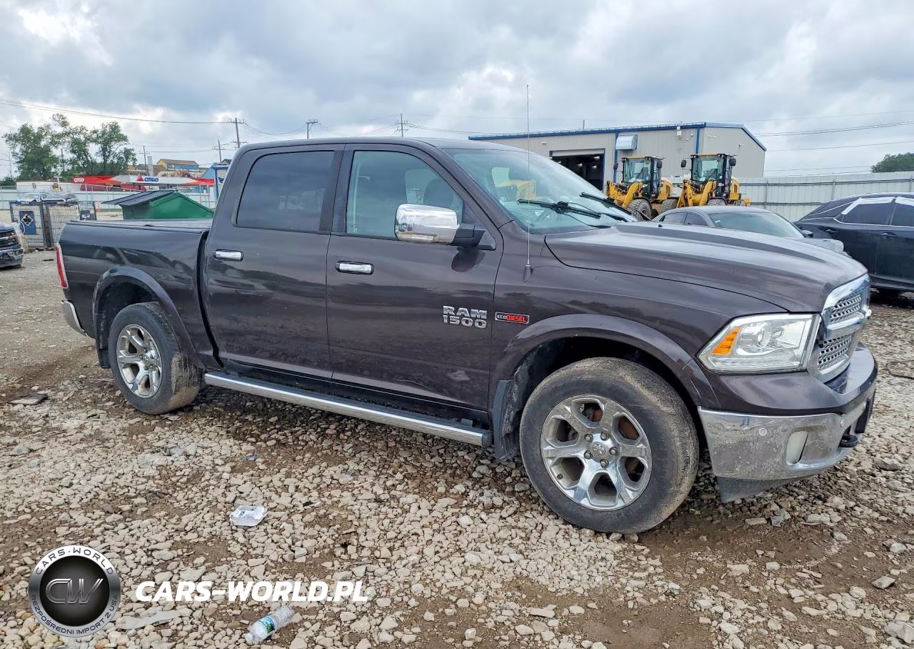 2016 Ram 1500 Laramie VIN:1C6RR7NM5GS316985 - 4