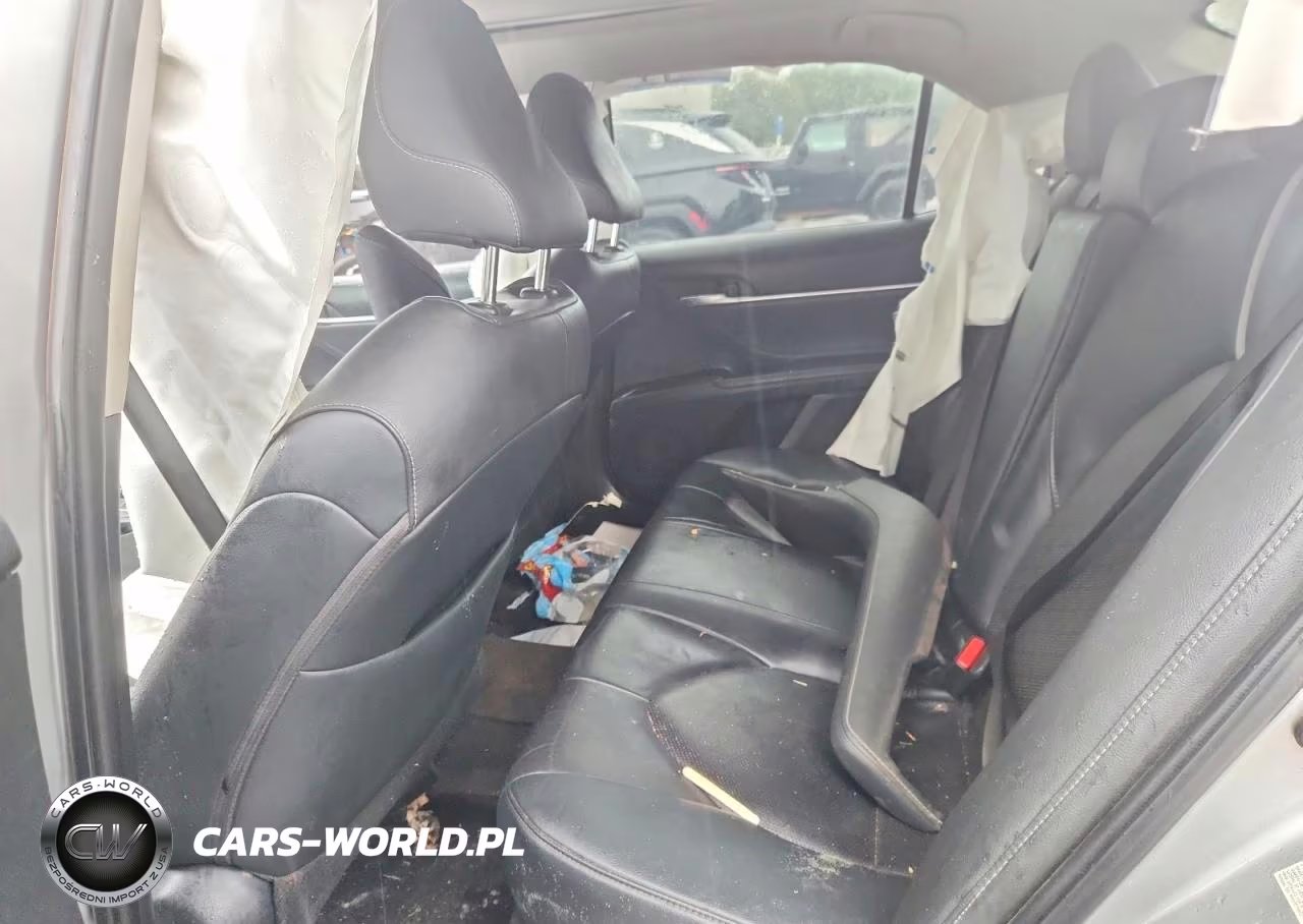 2018 Toyota Camry Xse VIN:4T1B61HK0JU075533 - 10