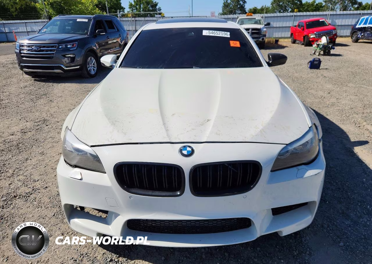 2013 BMW Motorrad M5 VIN:WBSFV9C58DC773304 - 5