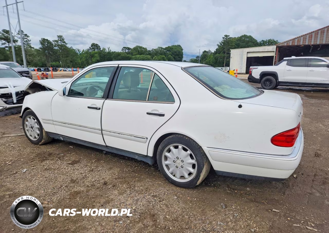 1996 Mercedes-Benz E 320 VIN:WDBJF55F9TJ010343 - 2