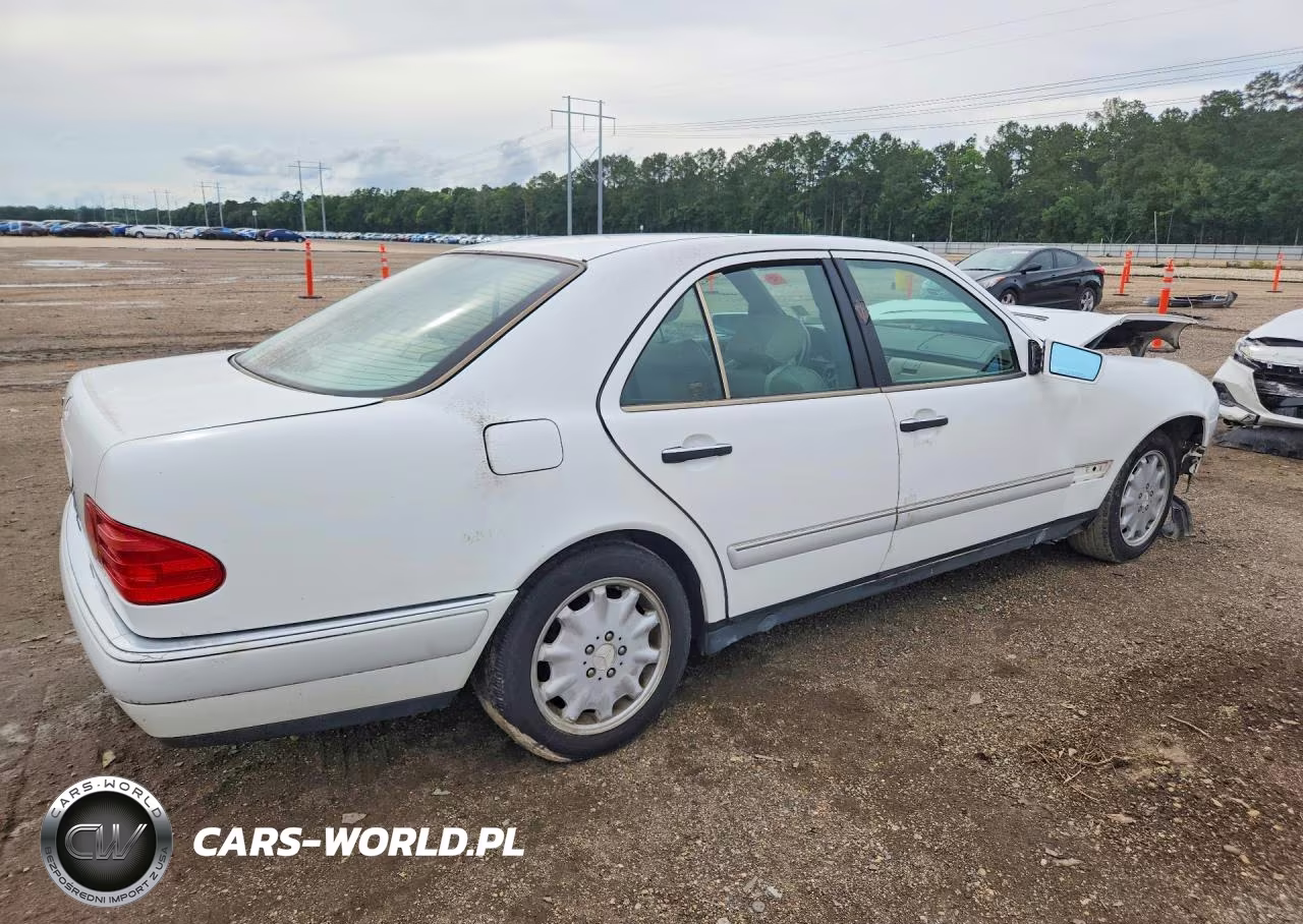 1996 Mercedes-Benz E 320 VIN:WDBJF55F9TJ010343 - 3