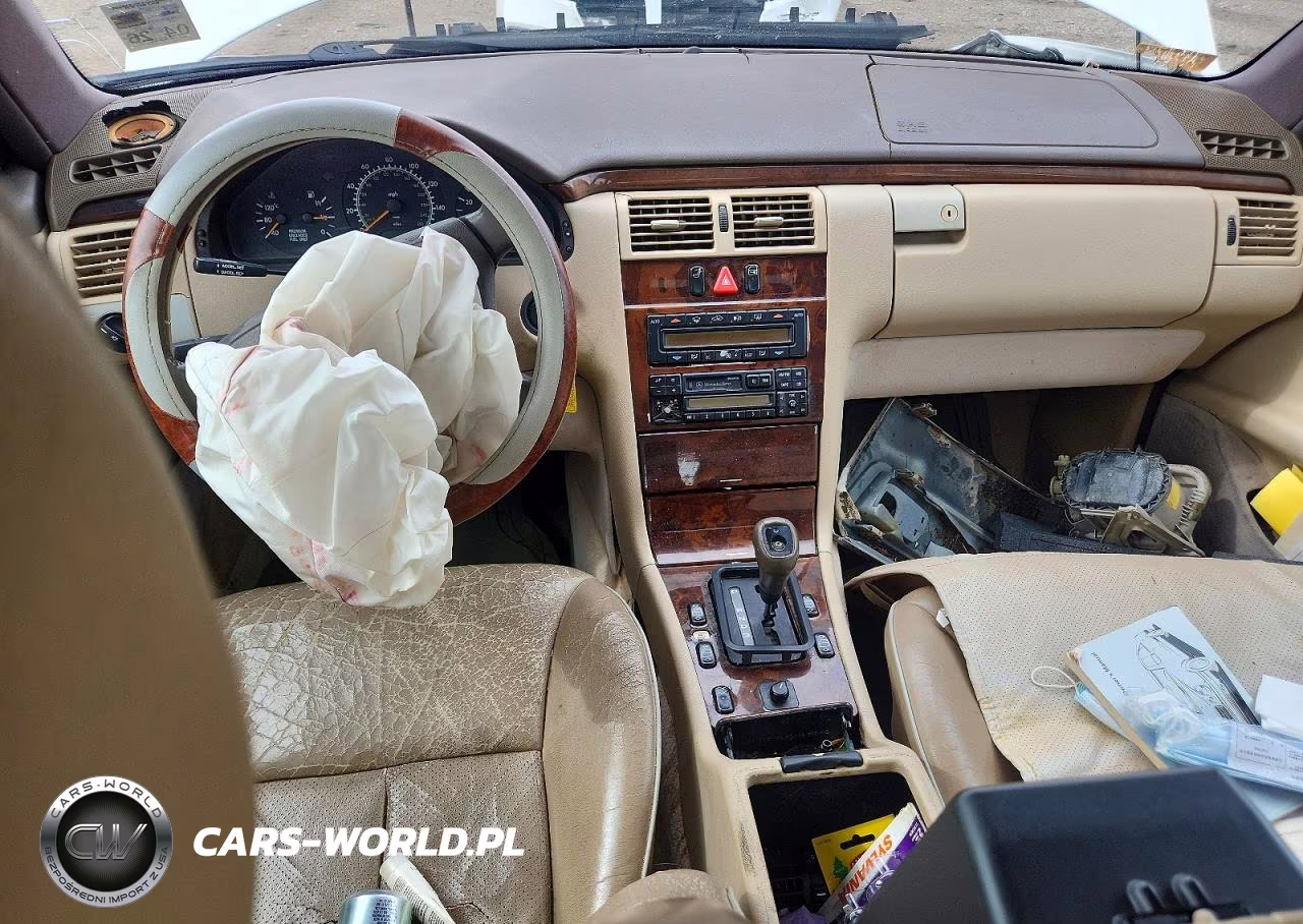 1996 Mercedes-Benz E 320 VIN:WDBJF55F9TJ010343 - 8