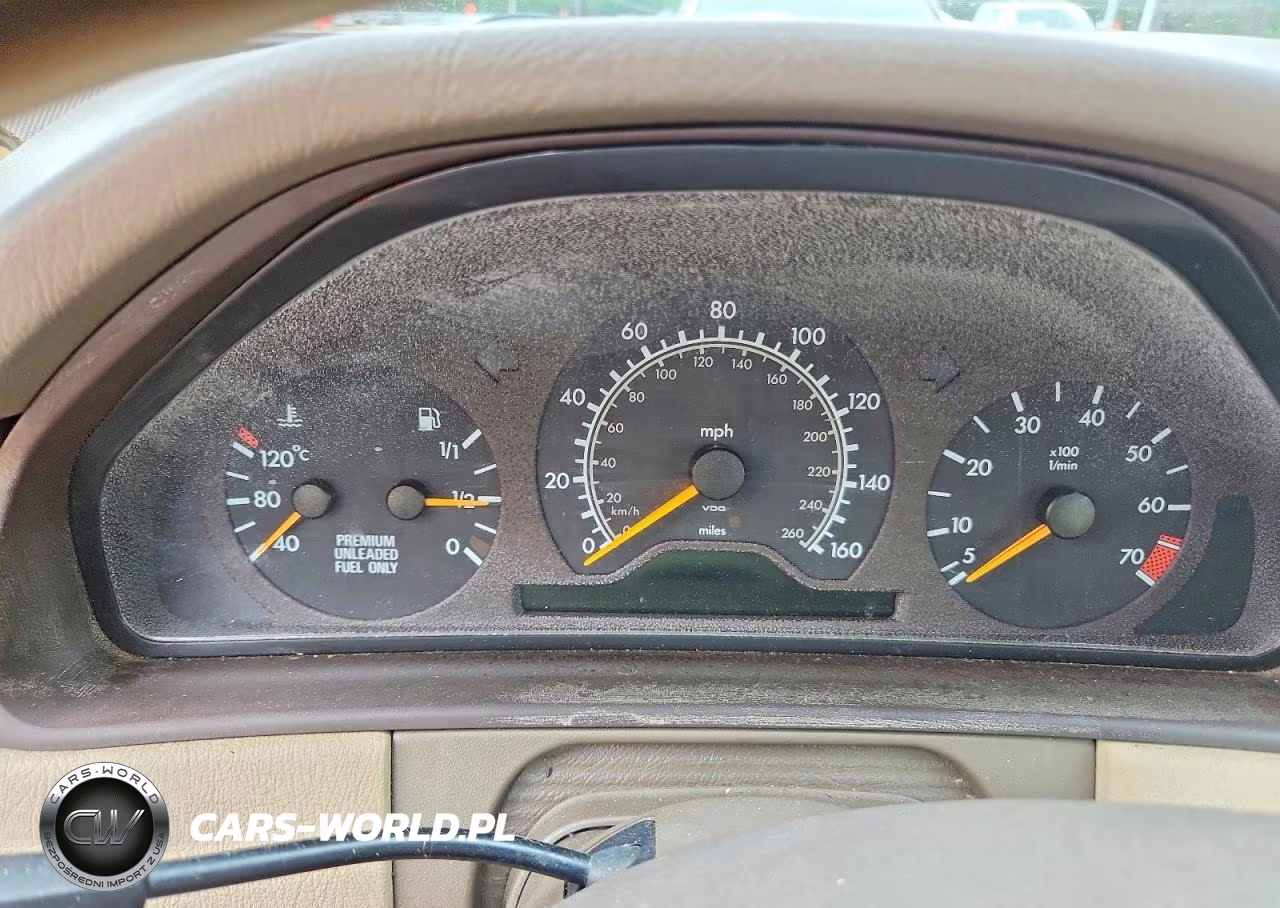 1996 Mercedes-Benz E 320 VIN:WDBJF55F9TJ010343 - 9