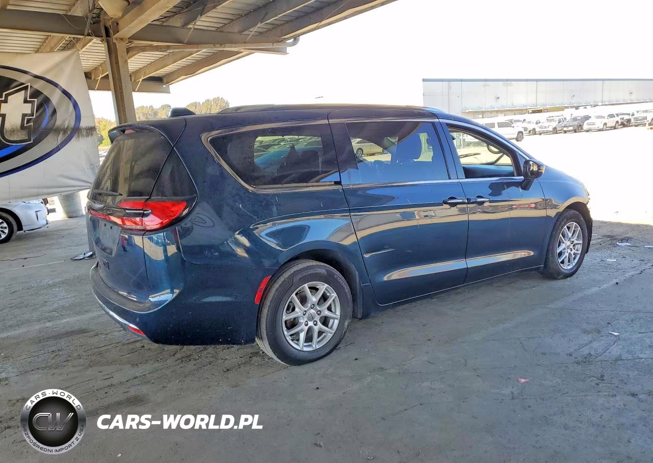 2021 Chrysler Pacifica Touring L VIN:2C4RC1BG4MR601485 - 3