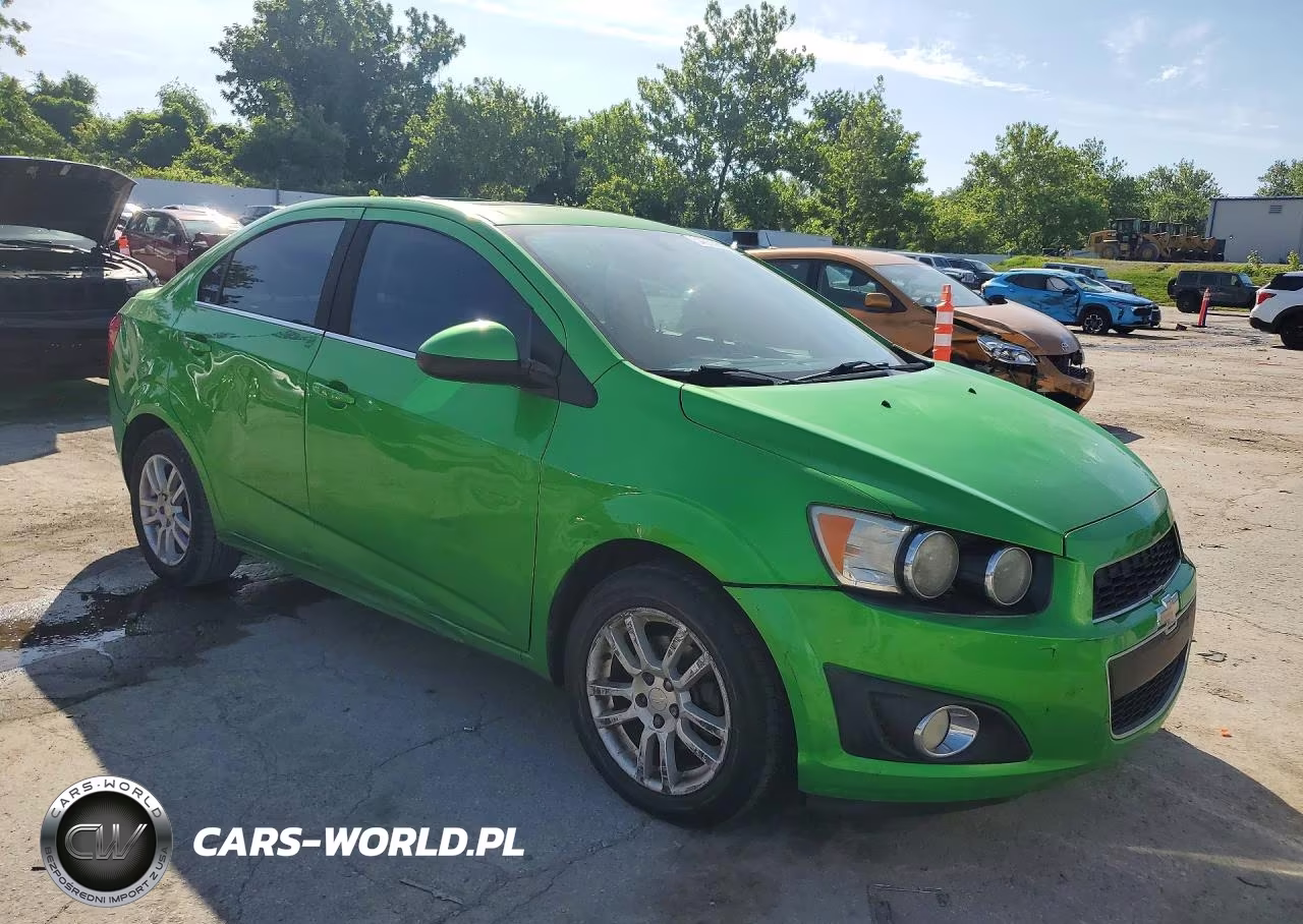 2015 Chevrolet Sonic Lt VIN:1G1JC5SH3F4132398 - 4