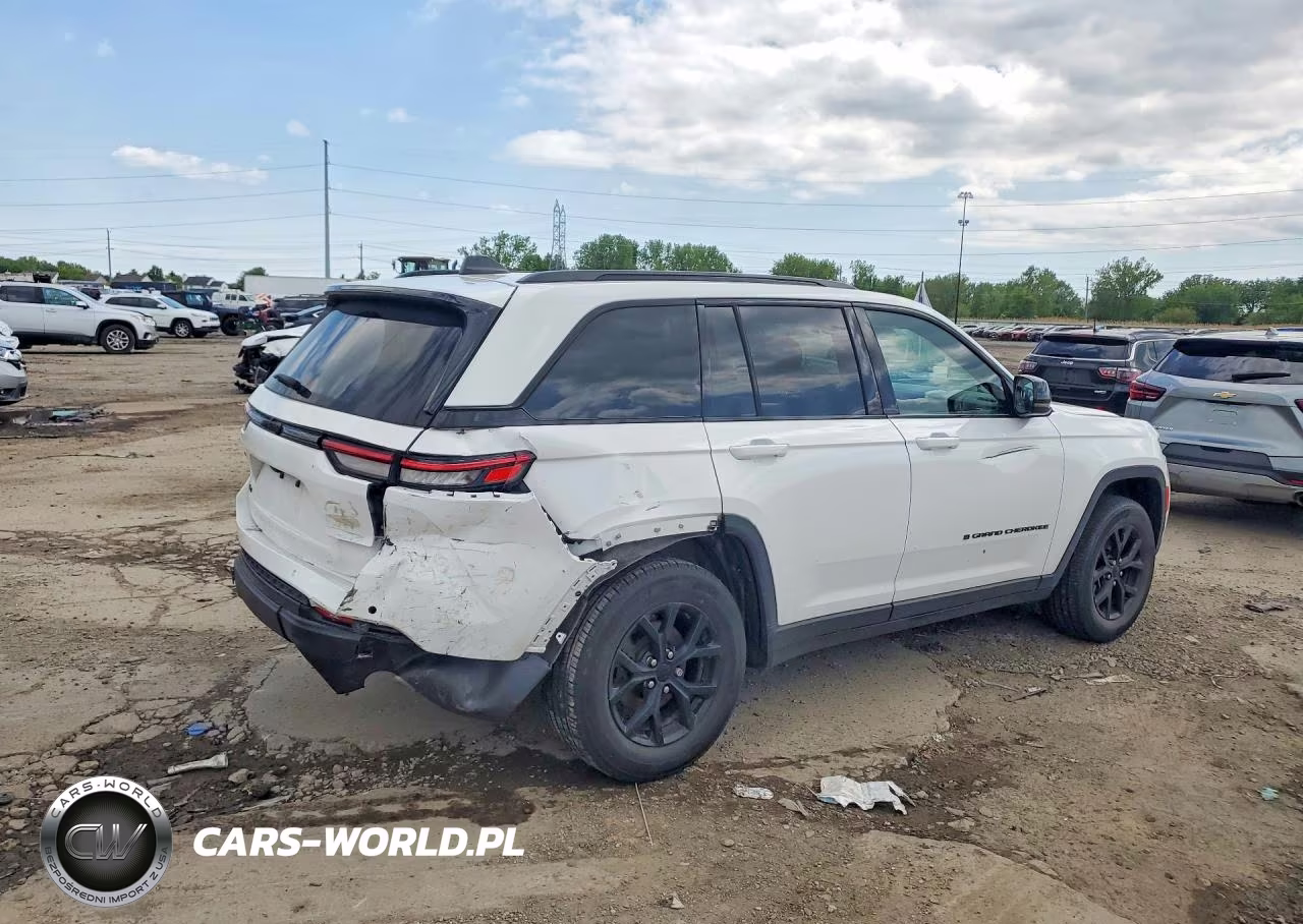 2024 Jeep Grand Cherokee Laredo VIN:1C4RJHAG7RC243380 - 3