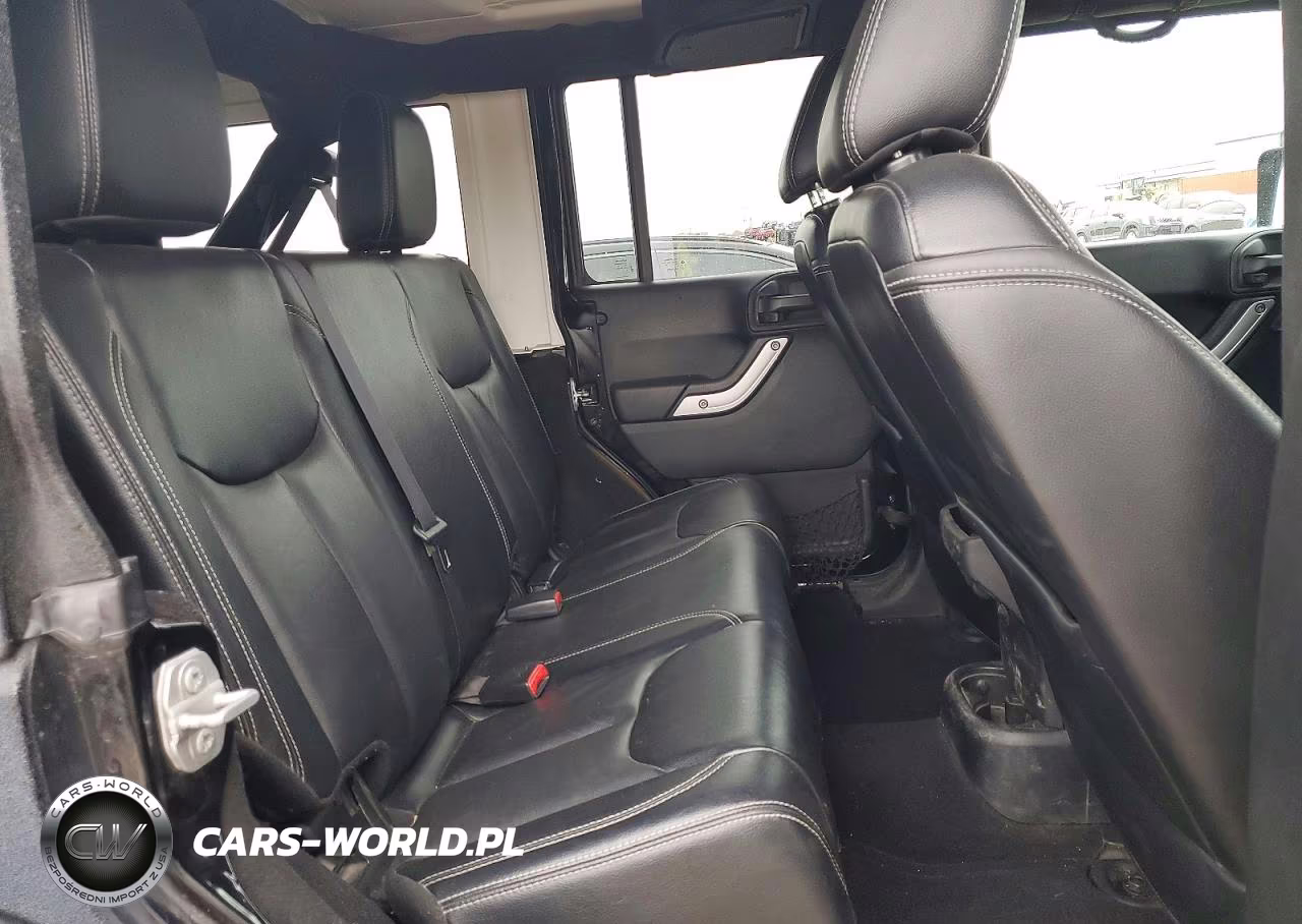 2017 Jeep Wrangler Unlimited Sahara VIN:1C4BJWEGXHL725677 - 10