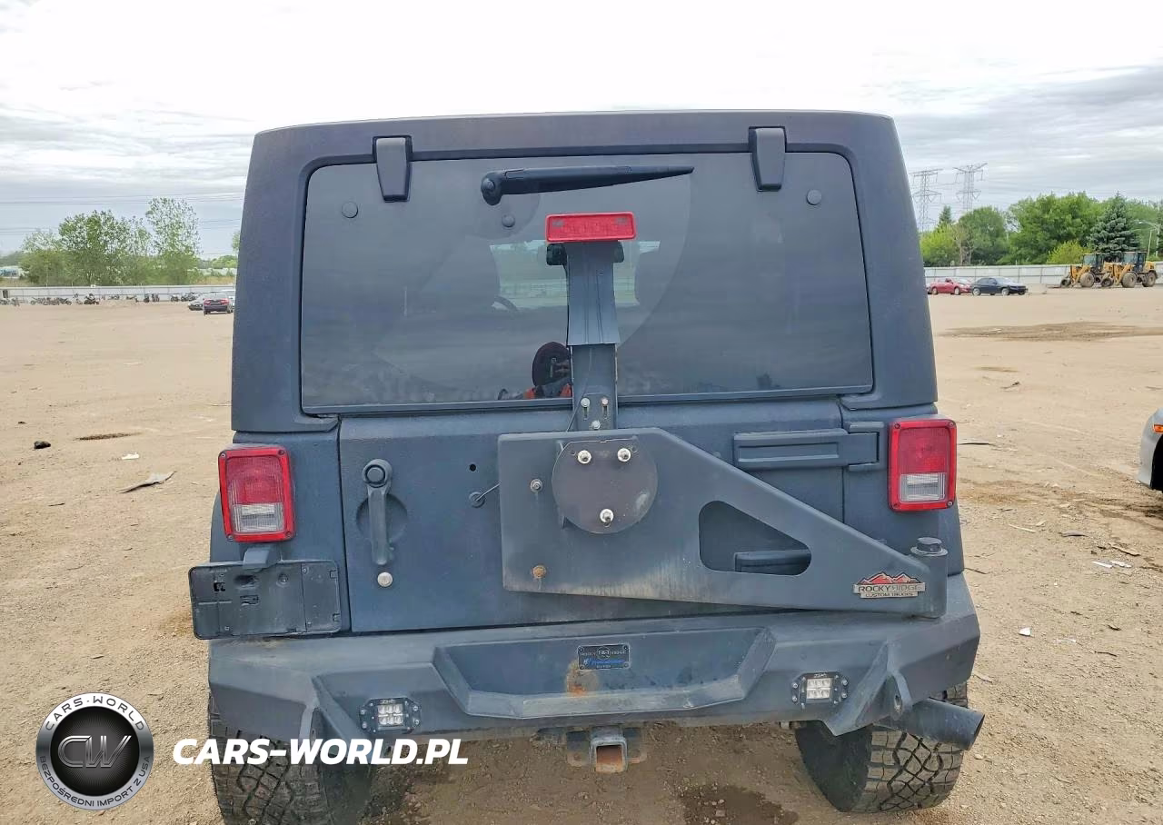2017 Jeep Wrangler Unlimited Sahara VIN:1C4BJWEGXHL725677 - 6