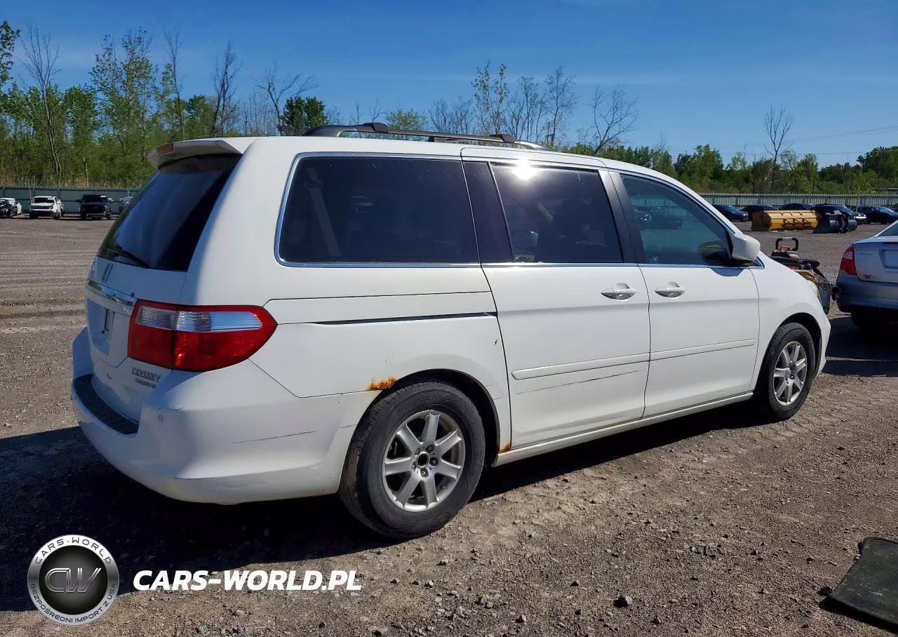 2005 Honda Odyssey Touring VIN:5FNRL38885B002033 - 3
