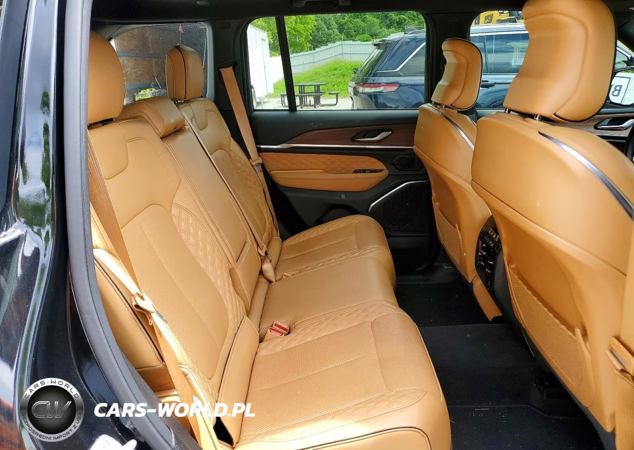 2023 Jeep Grand Cherokee Summit VIN:1C4RJHEG4PC563229 - 11