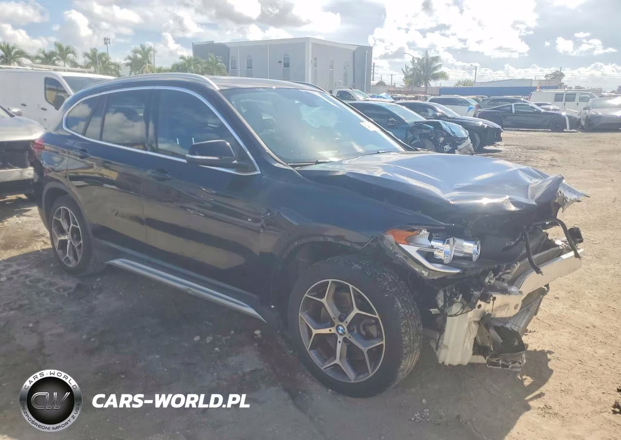 2018 BMW X1 xDrive28I VIN:WBXHT3C35J5L30404 - 4