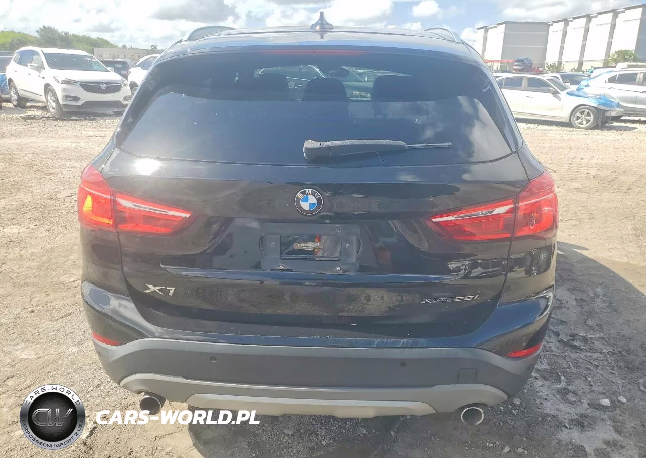 2018 BMW X1 xDrive28I VIN:WBXHT3C35J5L30404 - 6