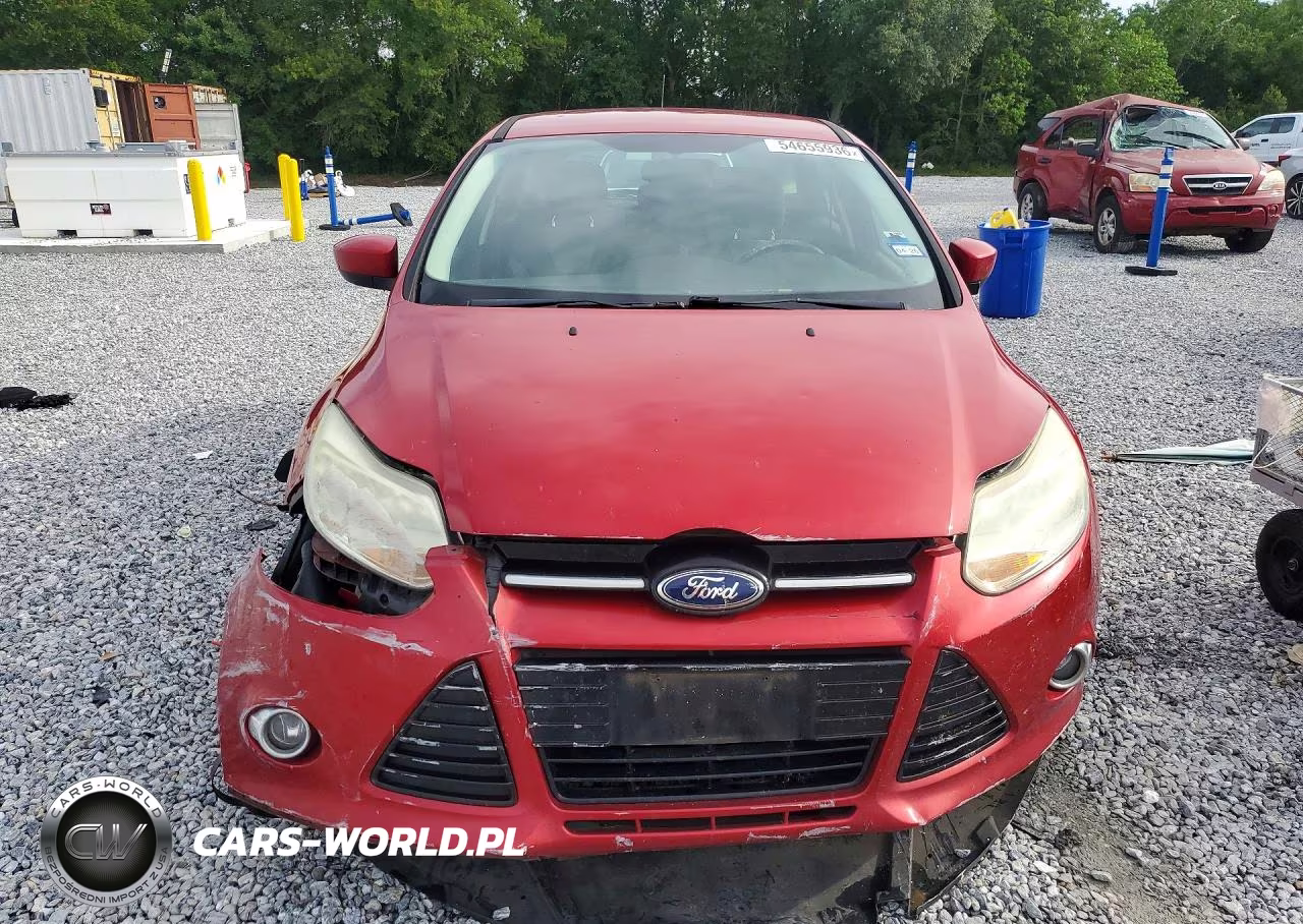2012 Ford Focus Se VIN:1FAHP3K24CL371380 - 5