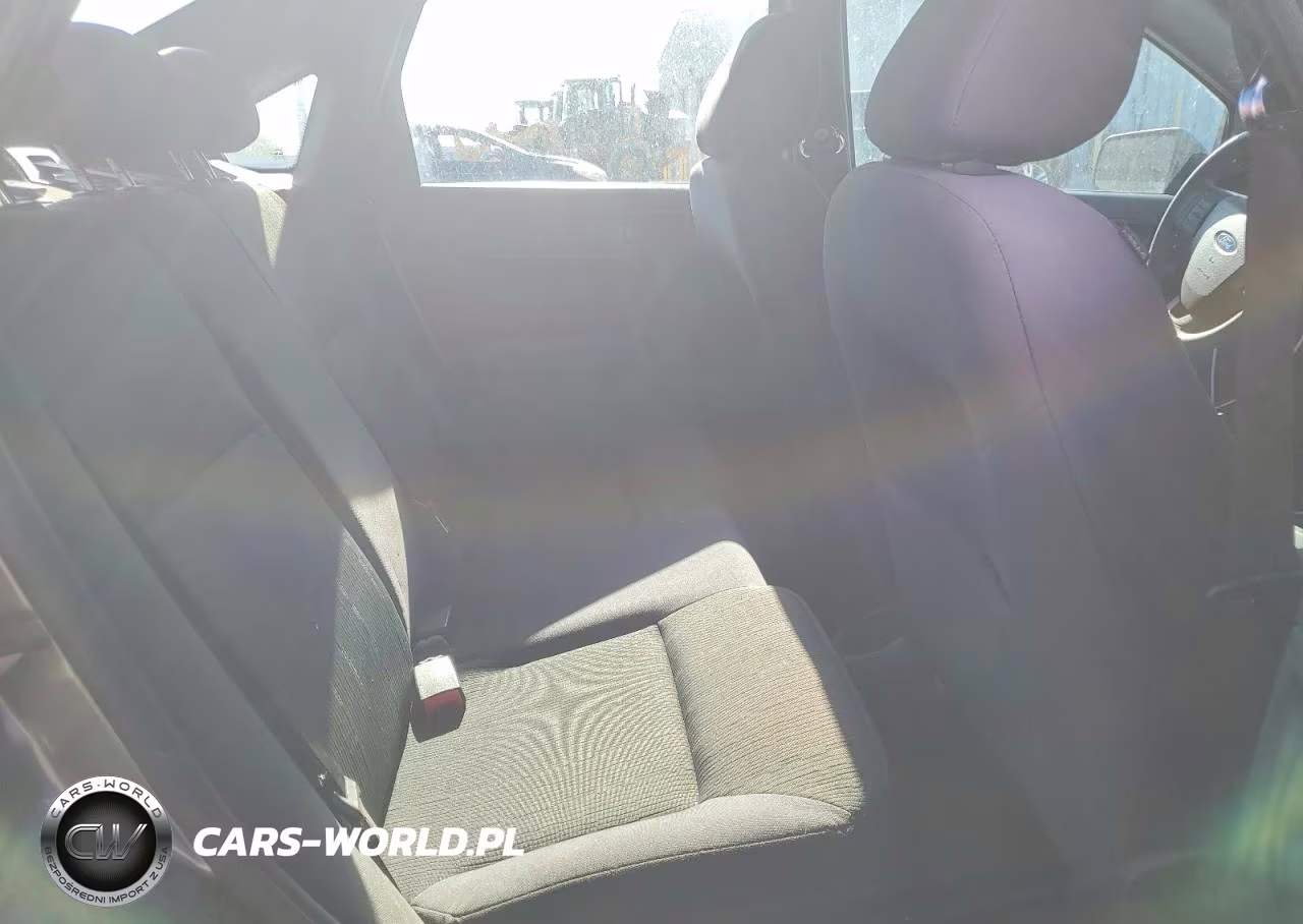 2010 Ford Focus Se VIN:1FAHP3FN2AW292077 - 10