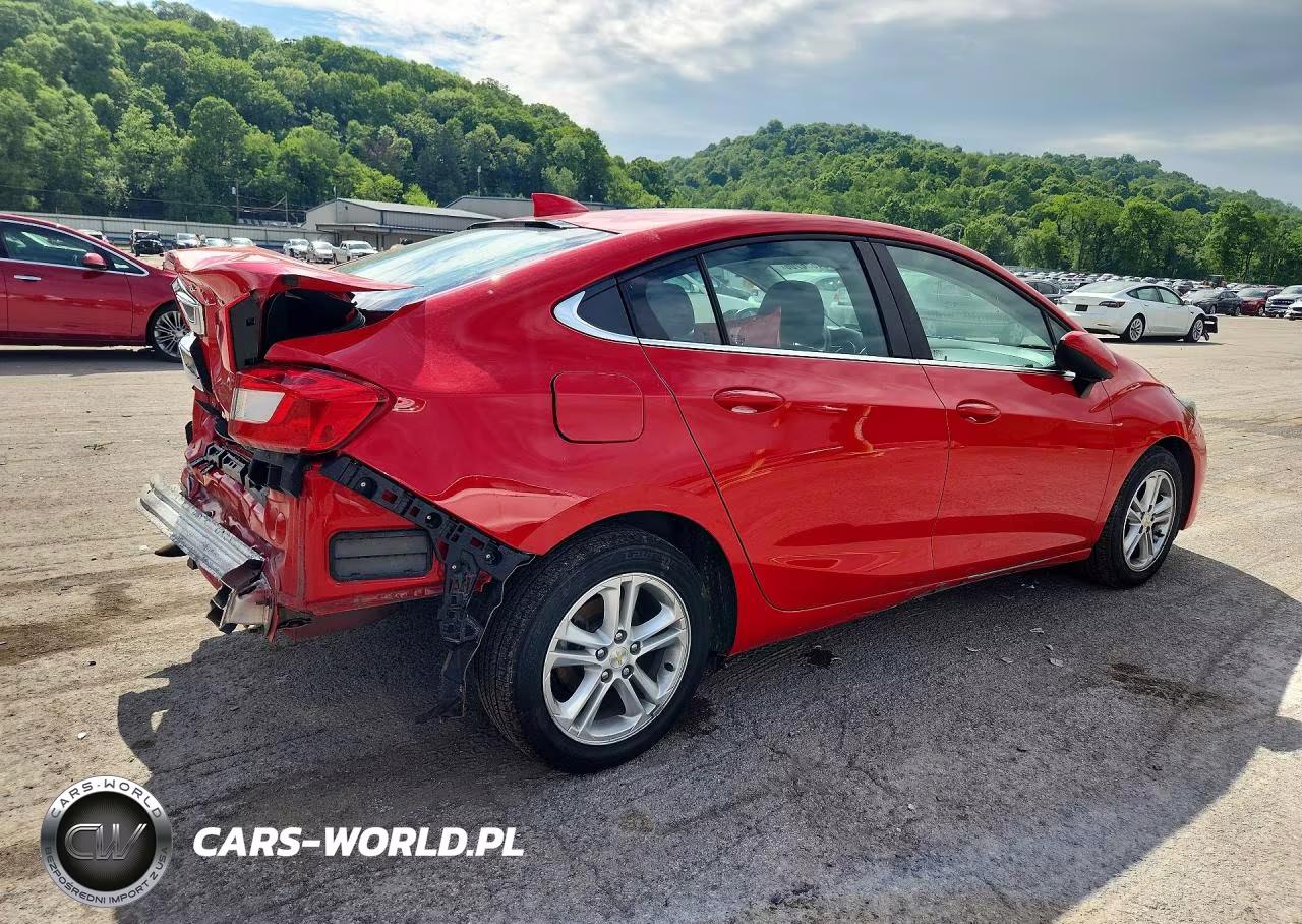 2018 Chevrolet Cruze Lt VIN:1G1BE5SM3J7106418 - 3