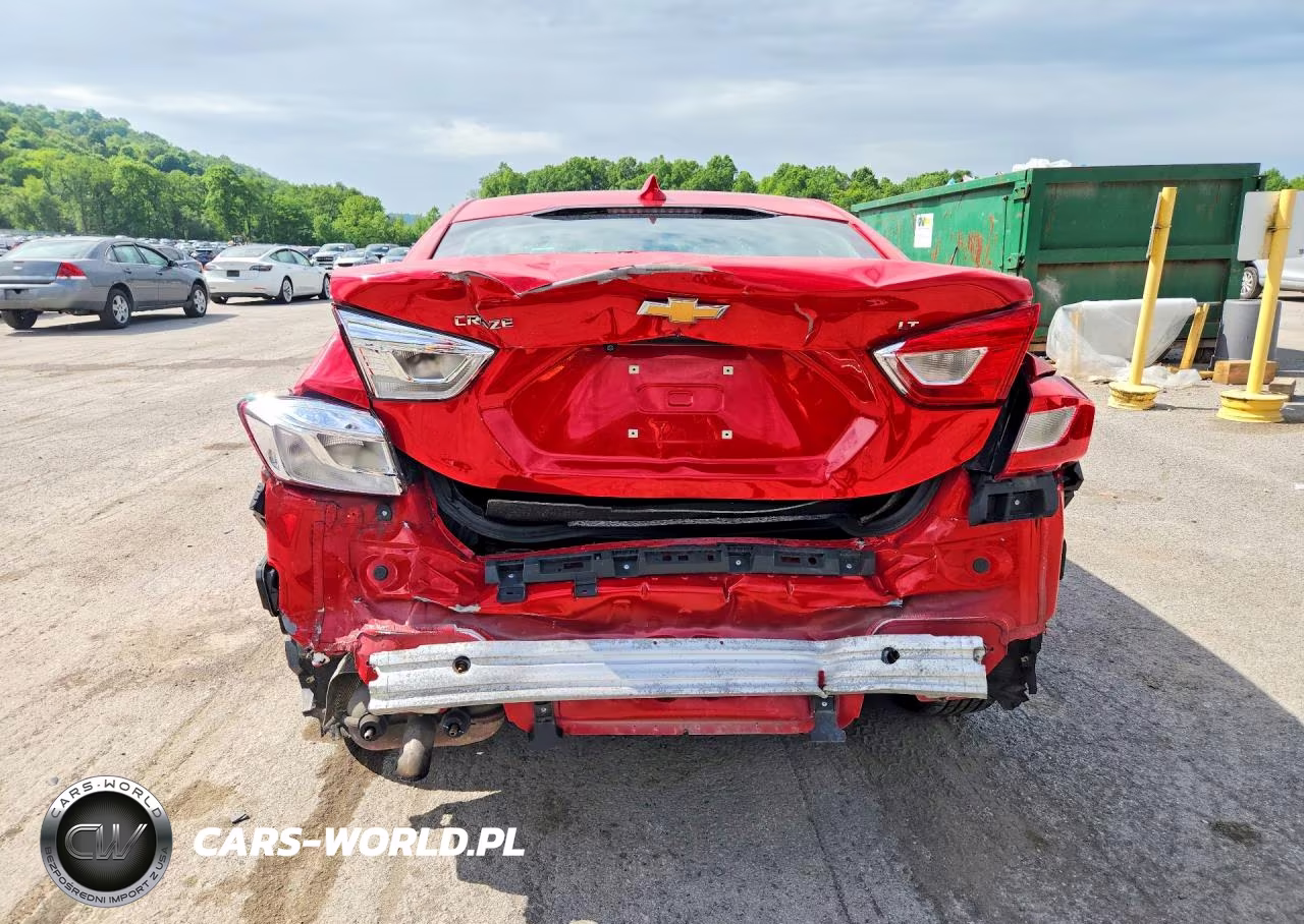2018 Chevrolet Cruze Lt VIN:1G1BE5SM3J7106418 - 6