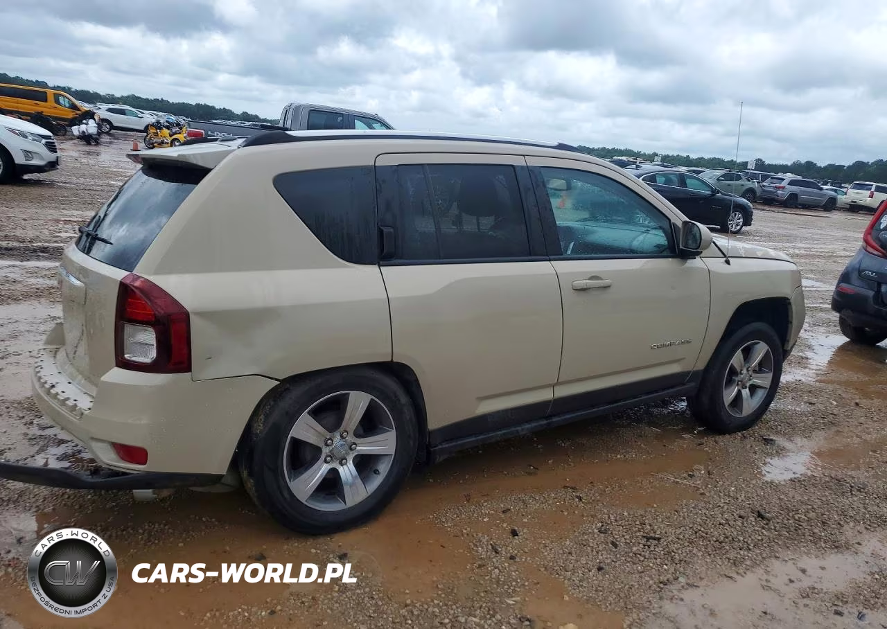 2017 Jeep Compass Latitude VIN:1C4NJCEA7HD152691 - 3