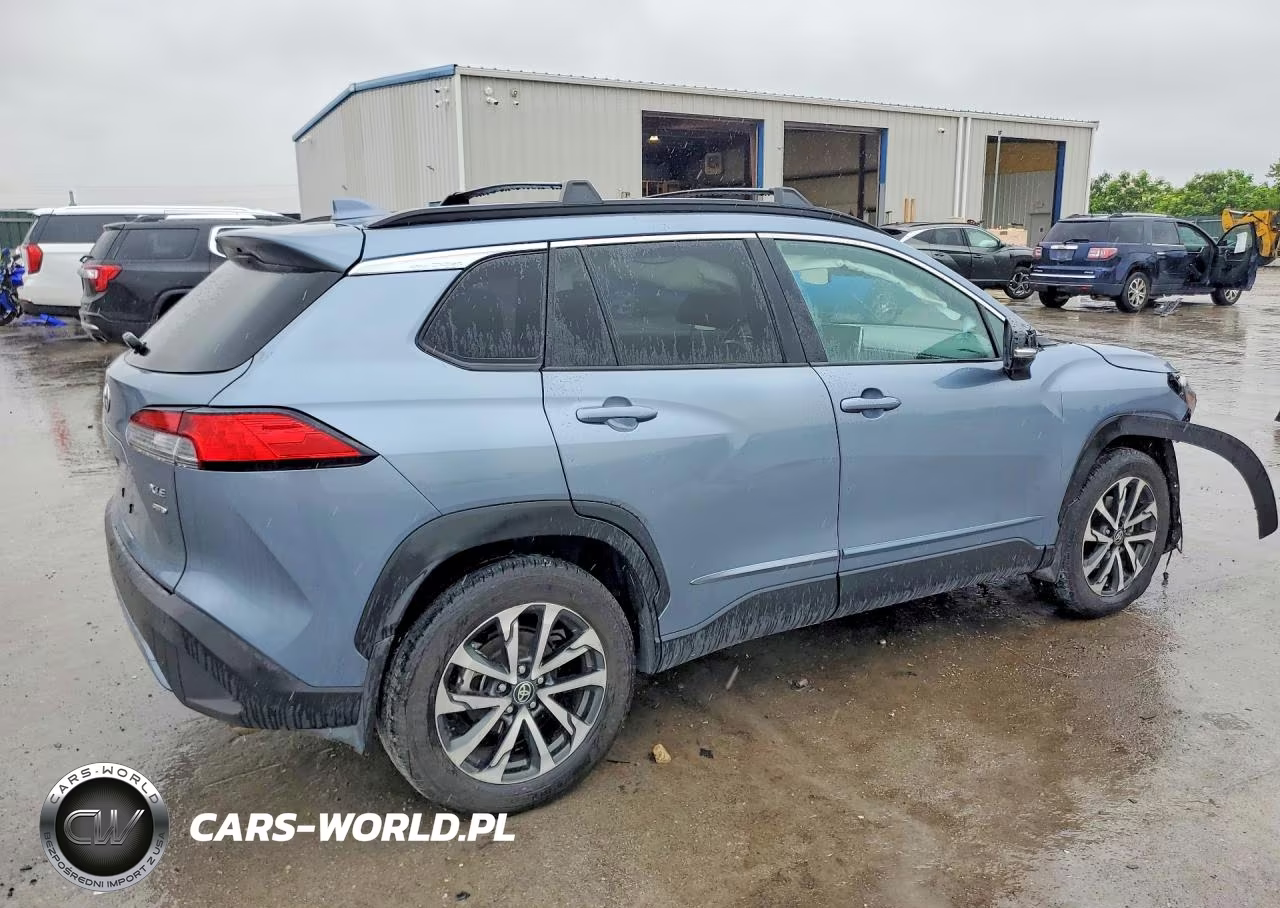 2024 Toyota Corolla Cross Xle VIN:7MUDAABG7RV116584 - 3