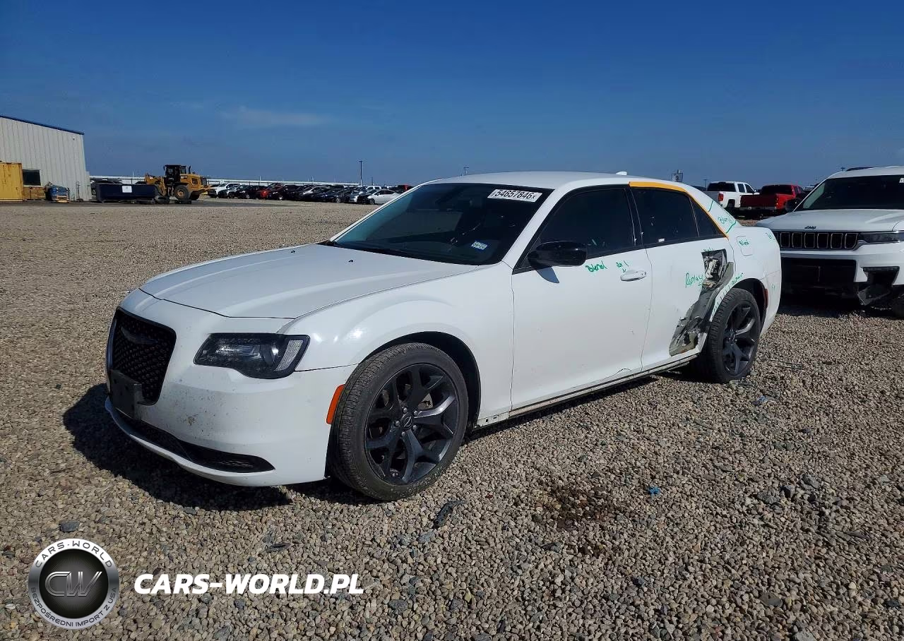 2023 Chrysler 300 Touring – zdjęcie 1 z 12