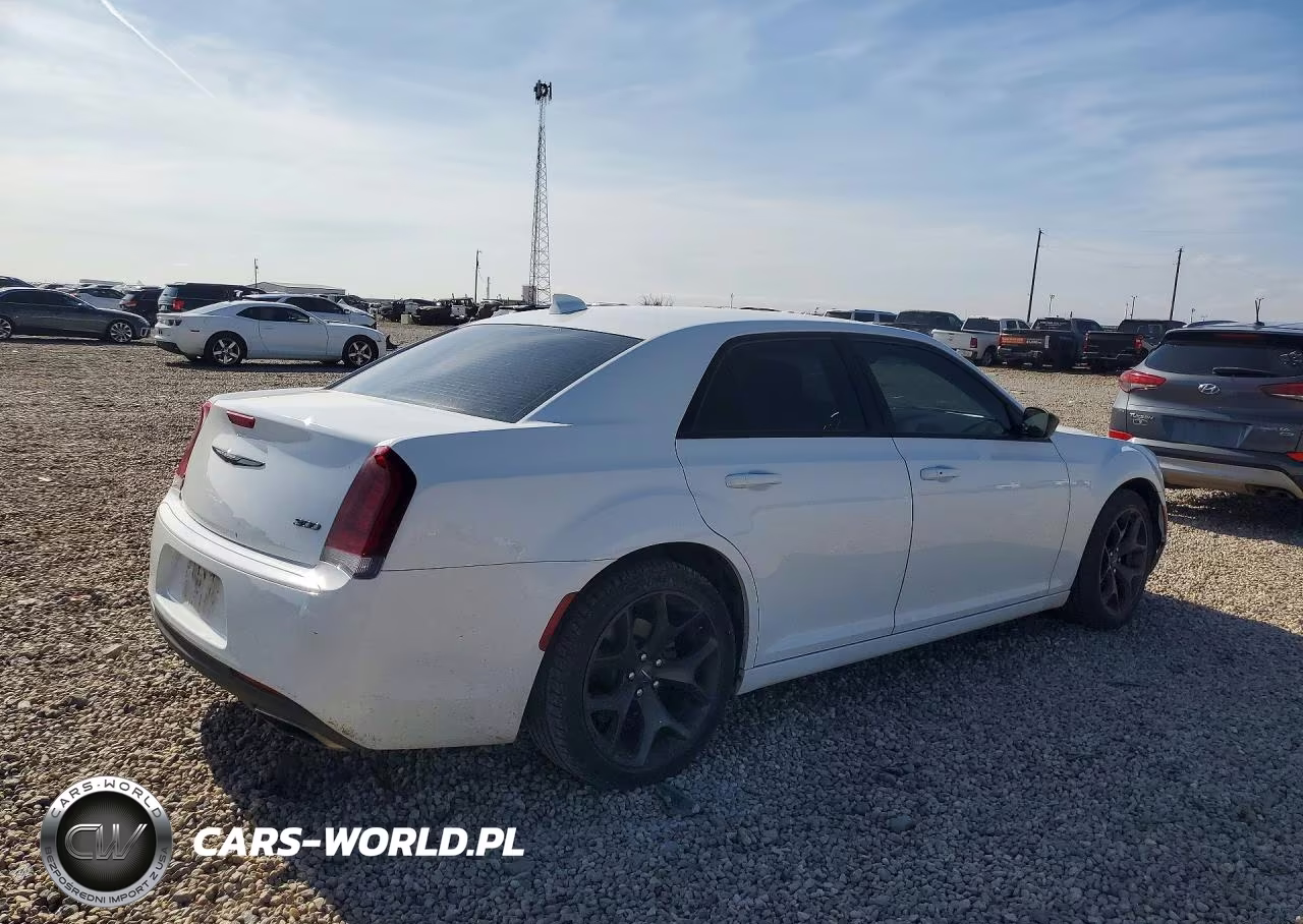 2023 Chrysler 300 Touring VIN:2C3CCAAG4PH624609 - 3
