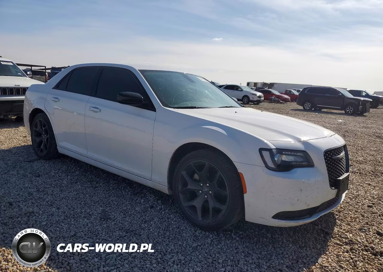 2023 Chrysler 300 Touring VIN:2C3CCAAG4PH624609 - 4