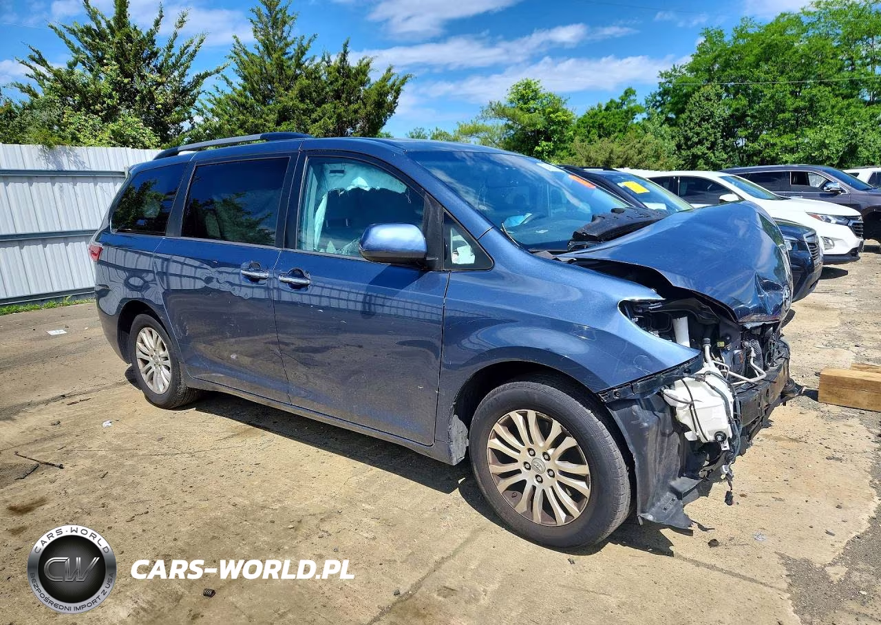 2017 Toyota Sienna Xle 8-Passenger VIN:5TDYZ3DC7HS852322 - 4