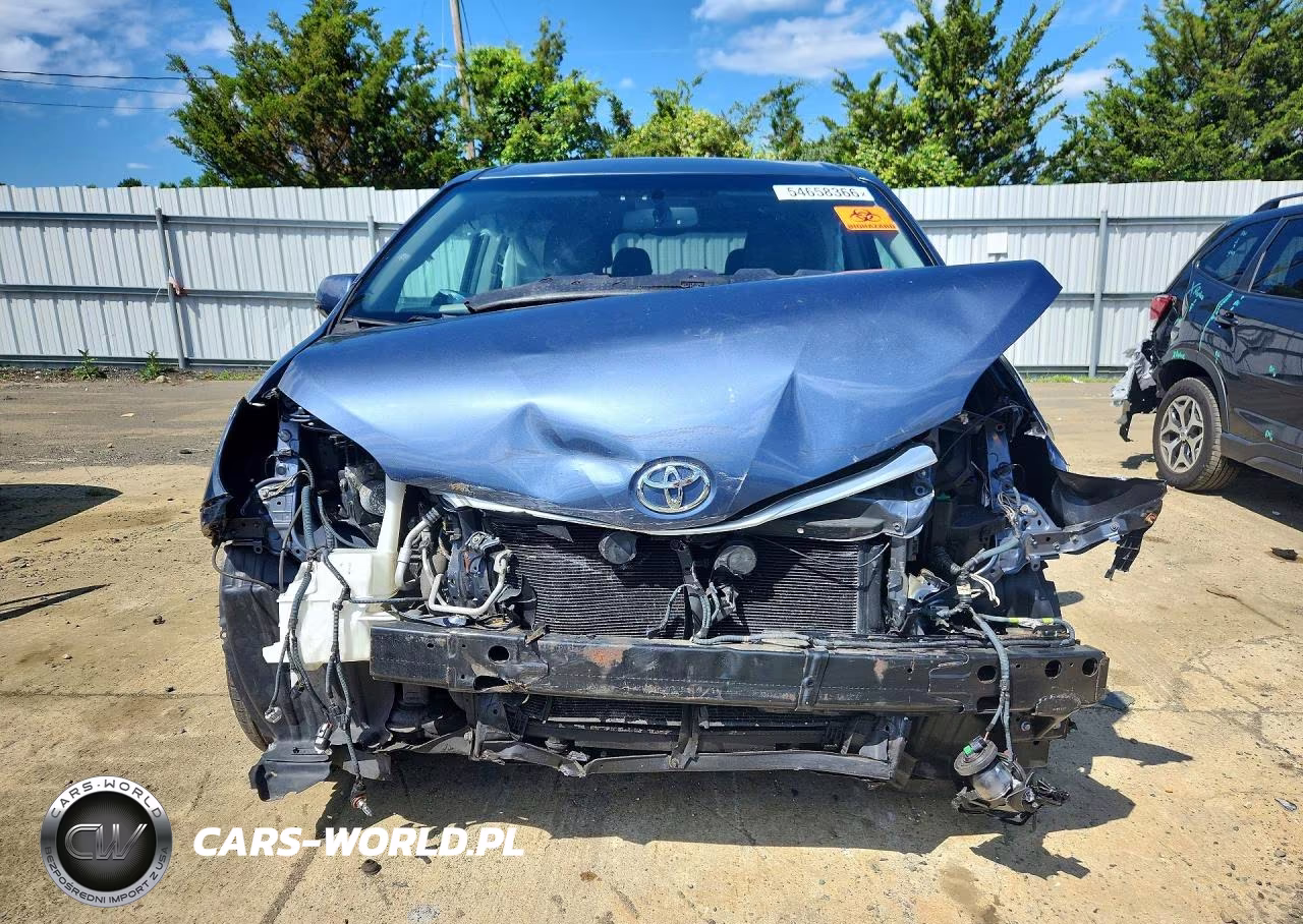 2017 Toyota Sienna Xle 8-Passenger VIN:5TDYZ3DC7HS852322 - 5