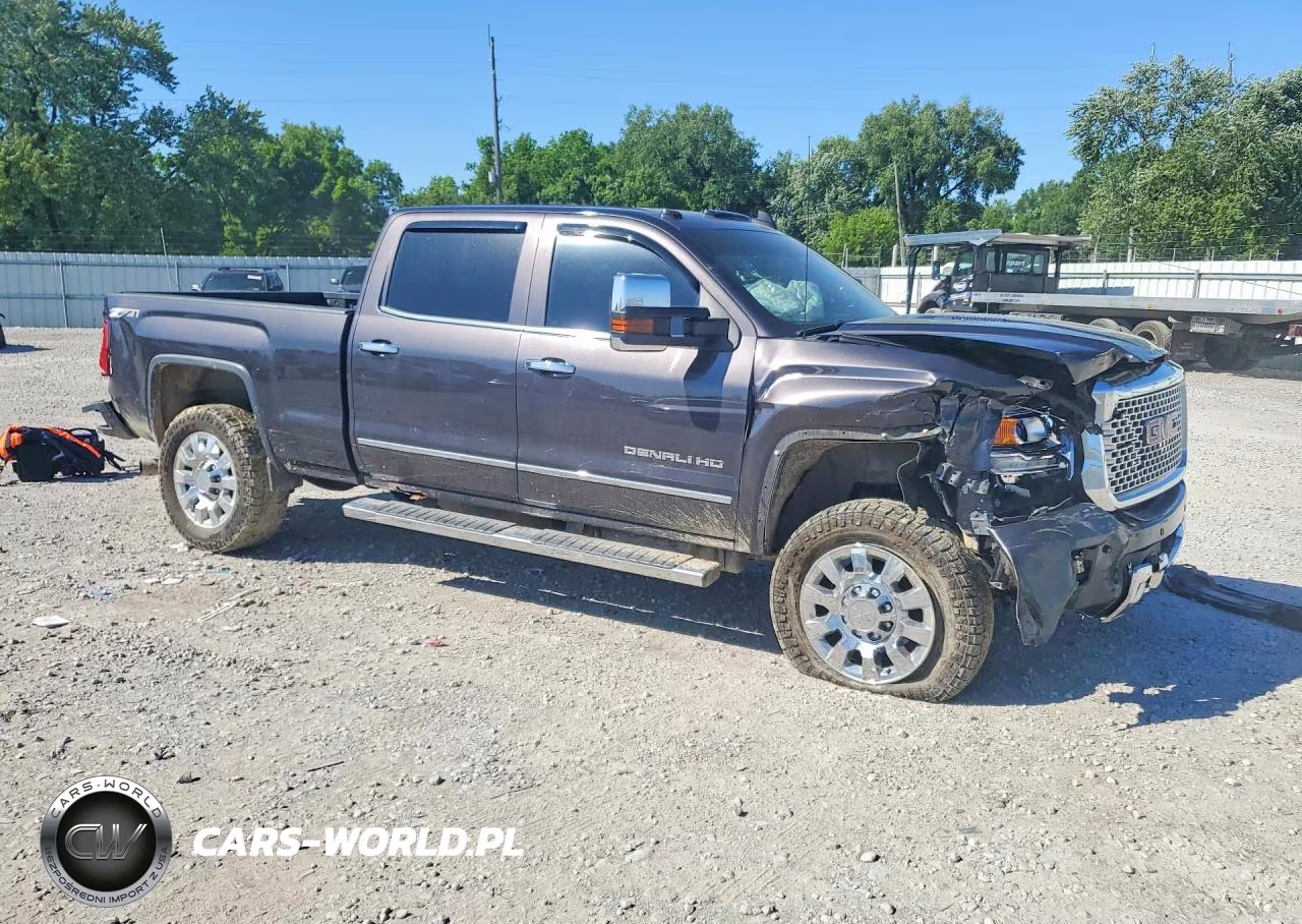 2015 GMC Sierra K2500 Denali VIN:1GT120E84FF555195 - 4