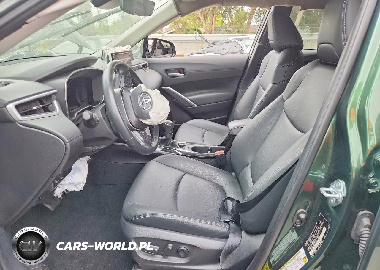 2025 Toyota Corolla Cross Xle VIN:7MUDAAAG0SV142158 - 7