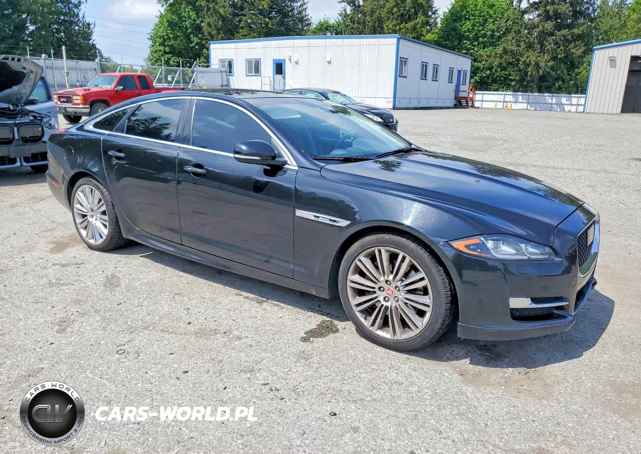 2016 Jaguar Xj VIN:SAJWJ1CD7G8W00474 - 4