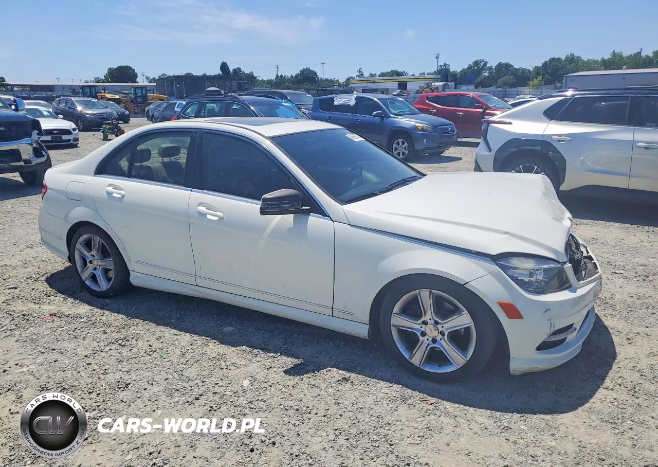 2011 Mercedes-Benz C 300 VIN:WDDGF5EB3BR170541 - 4