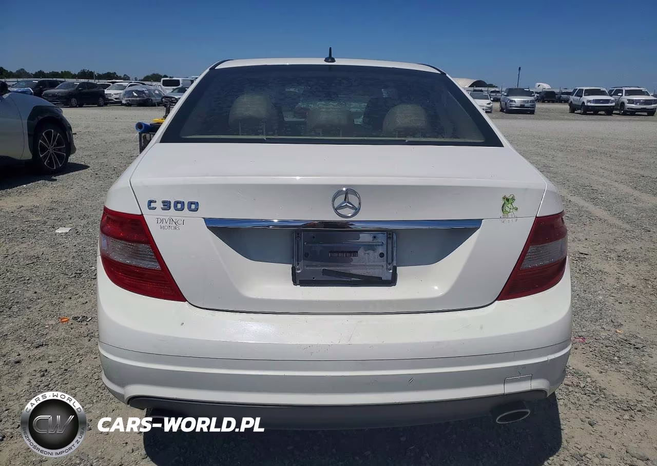 2011 Mercedes-Benz C 300 VIN:WDDGF5EB3BR170541 - 6