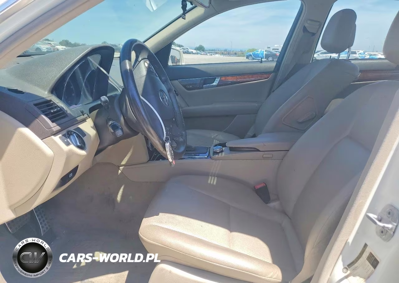 2011 Mercedes-Benz C 300 VIN:WDDGF5EB3BR170541 - 7