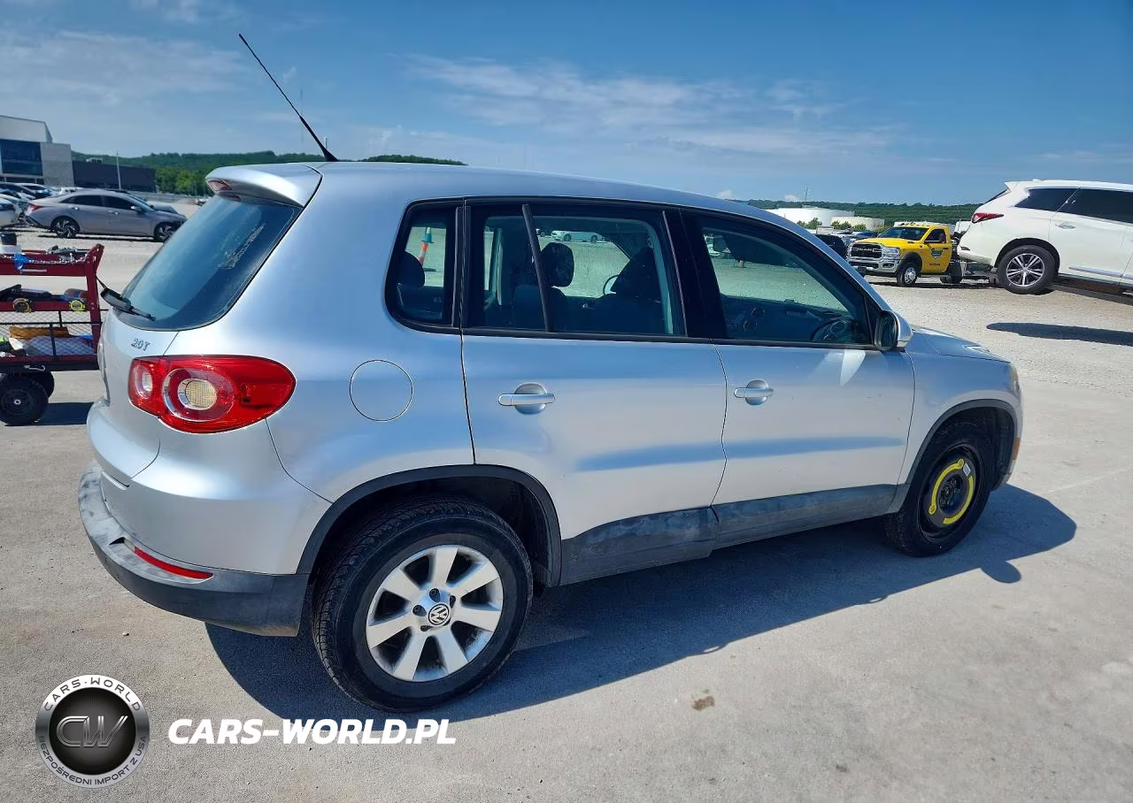 2010 Volkswagen Tiguan S VIN:WVGAV7AX6AW532051 - 3