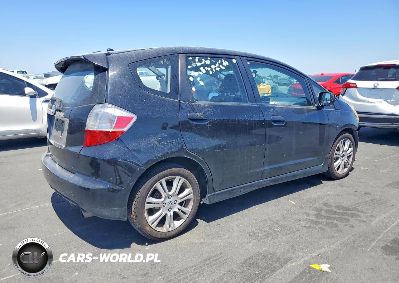2009 Honda Fit Sport VIN:JHMGE884X9S009035 - 3
