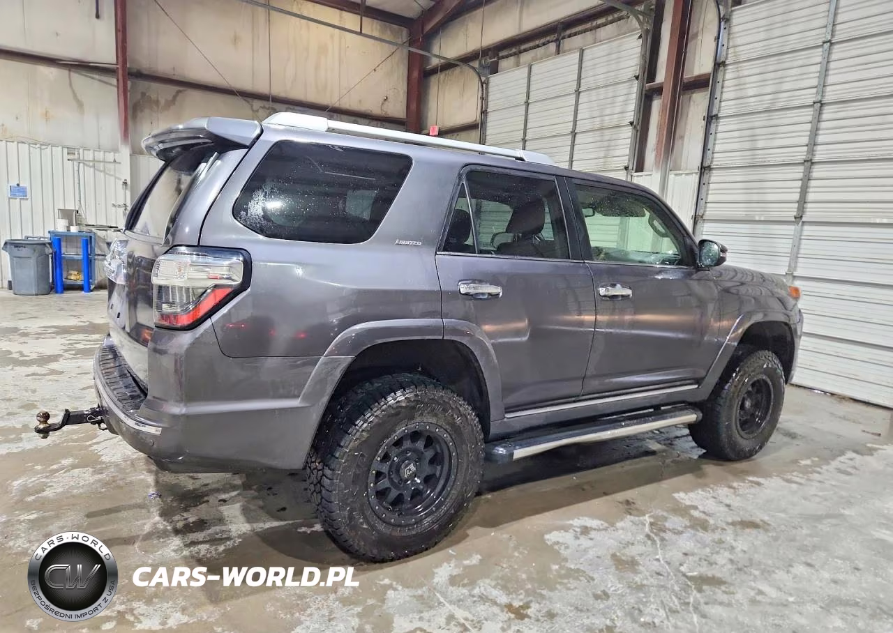 2020 Toyt 4 Runner VIN:JTEBU5JR1L5768578 - 3