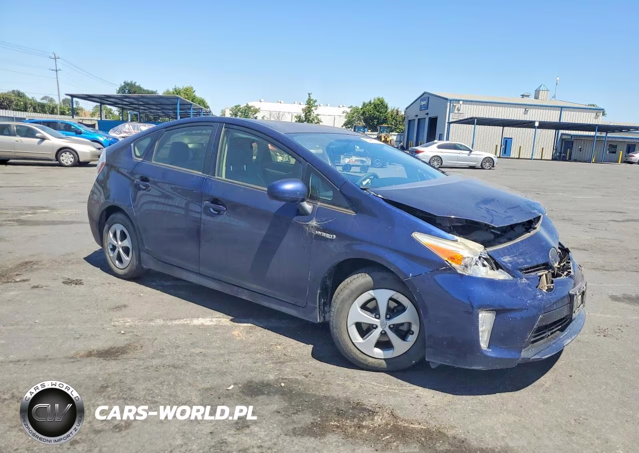 2015 Toyota Prius Two VIN:JTDKN3DU9F0402844 - 4