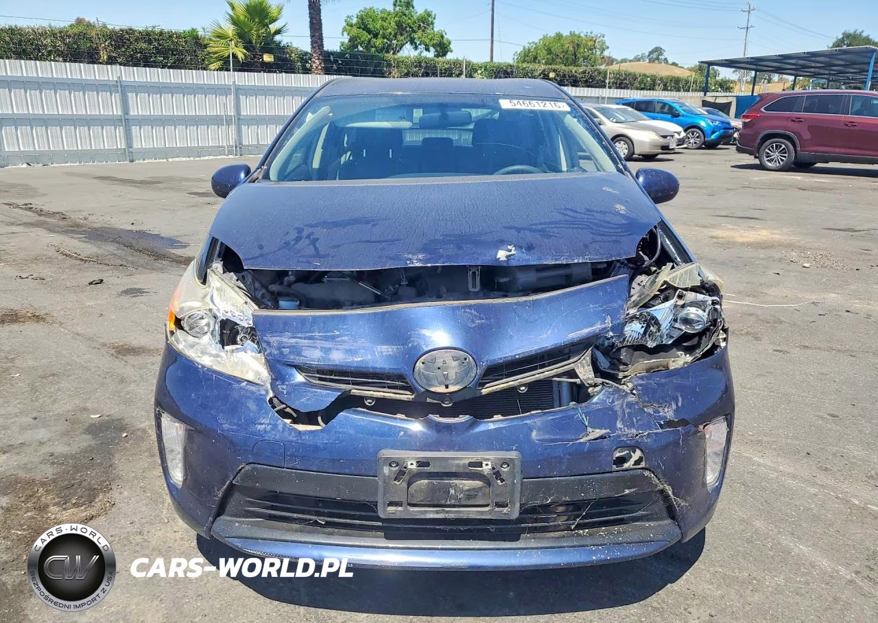 2015 Toyota Prius Two VIN:JTDKN3DU9F0402844 - 5