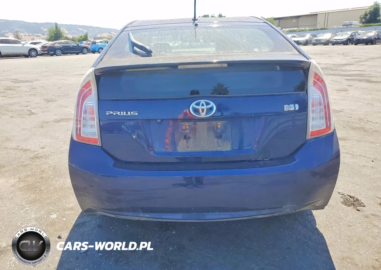 2015 Toyota Prius Two VIN:JTDKN3DU9F0402844 - 6