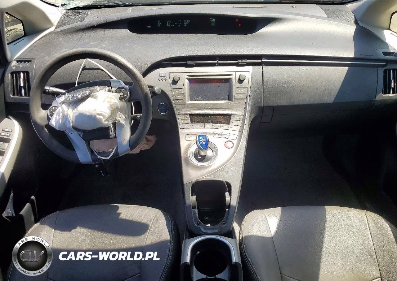 2015 Toyota Prius Two VIN:JTDKN3DU9F0402844 - 8